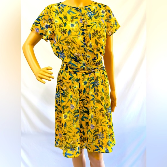 Sam Edelman Bright Yellow Floral Wrap Waist Knee Length Fully Lined Dres… - Picture 4 of 13